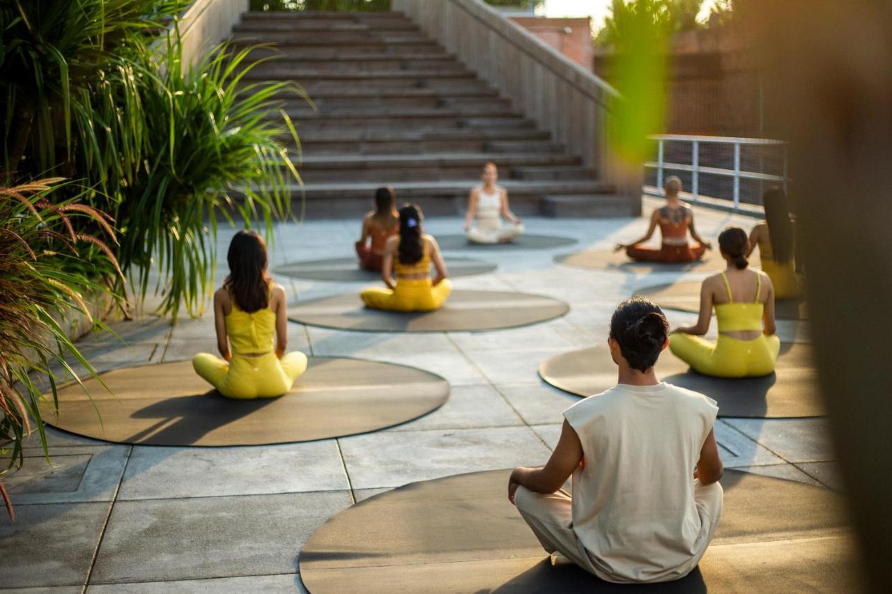 Potato Head Suites & Studios Seminyak Dış mekan fotoğraf Meditation at the Bhakti Marga Foundation