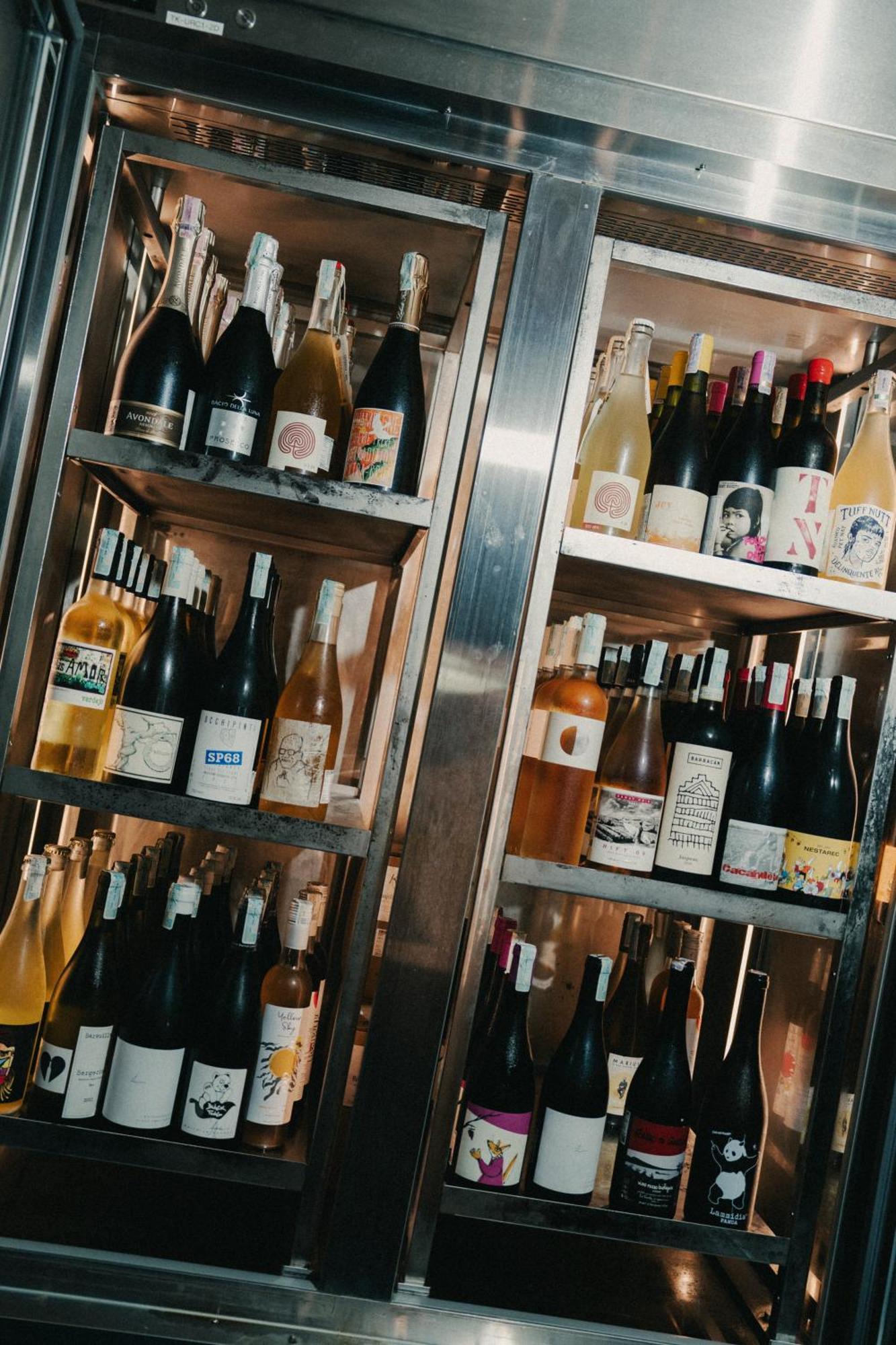 Potato Head Suites & Studios Seminyak Dış mekan fotoğraf Natural wine at a wine bar in Paris
